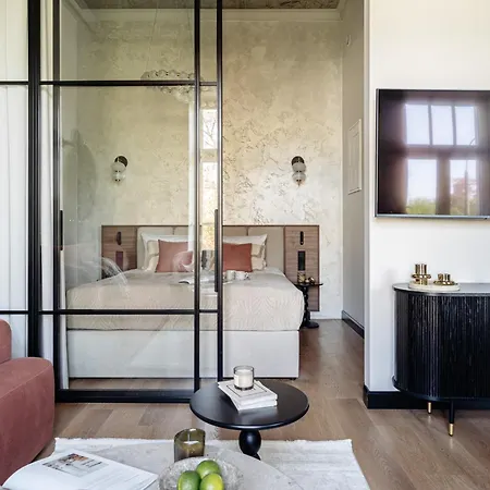 Reset In So Soho Collection Aparthotel