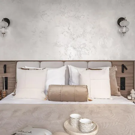 Reset In So Soho Collection Aparthotel